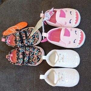 Baby's 3 pairs of shoes 👞 New with tag